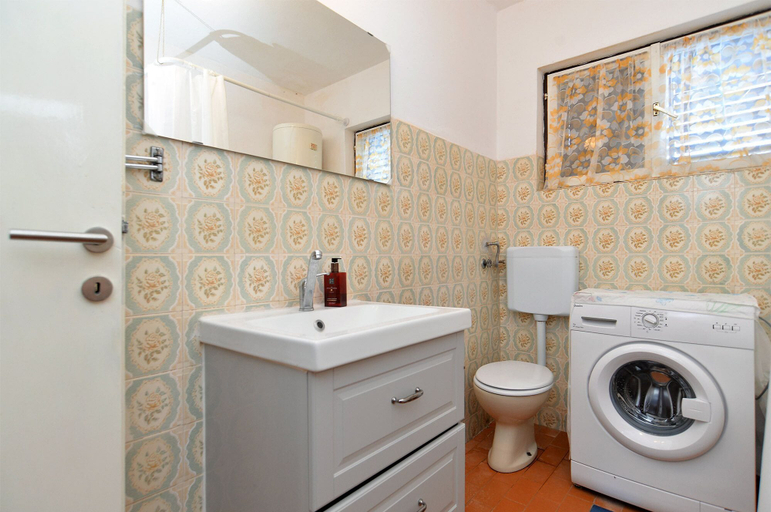Bathroom 3, Apartment 1928, Fažana