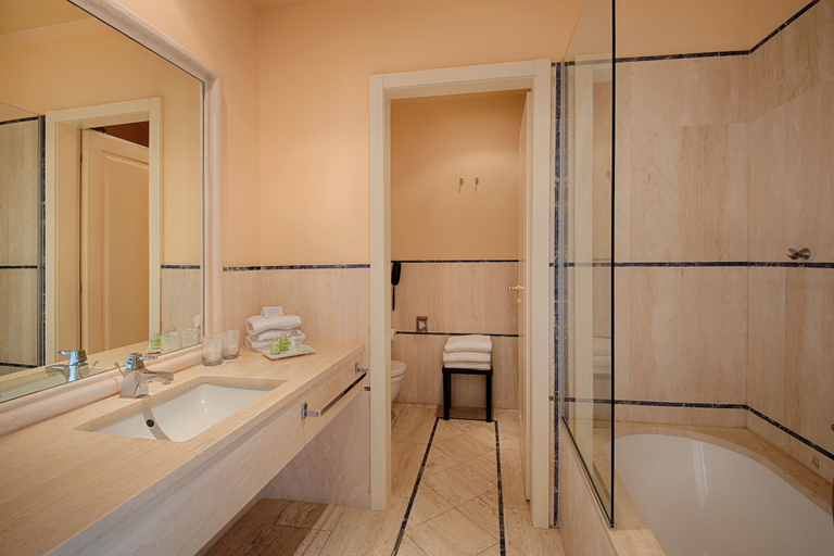 Bathroom 5, Grand Hotel Palazzo Suite & Spa, Livorno