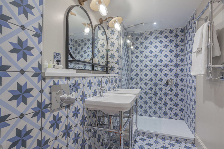 Bathroom 5, Richmond Hill Hotel, London