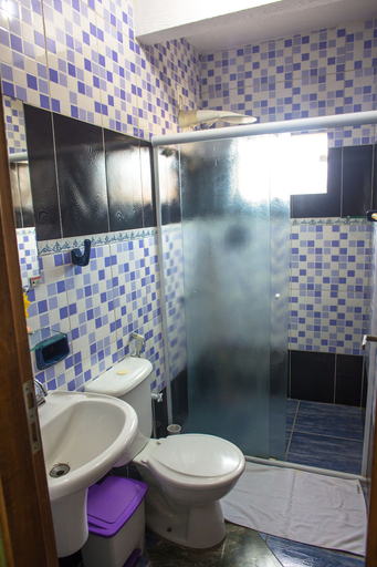 Bathroom 3, A Número 1 Suítes, Guarapari