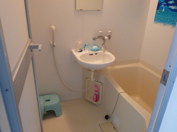 Bathroom 3, Pension UMINONAKAMA, Ishigaki