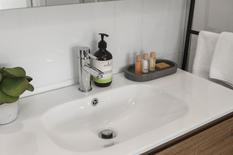 Bathroom 3, Heart of Ormond Apartment by Ready Set Host, Melbourne