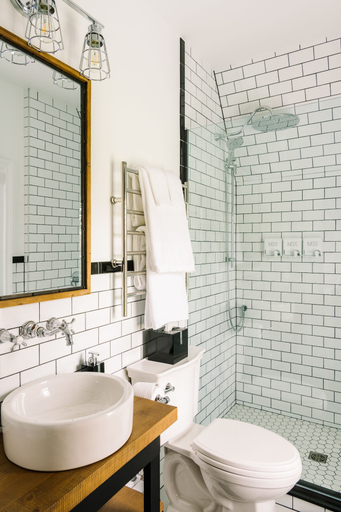 Bathroom 4, Merrill House, Prince Edward