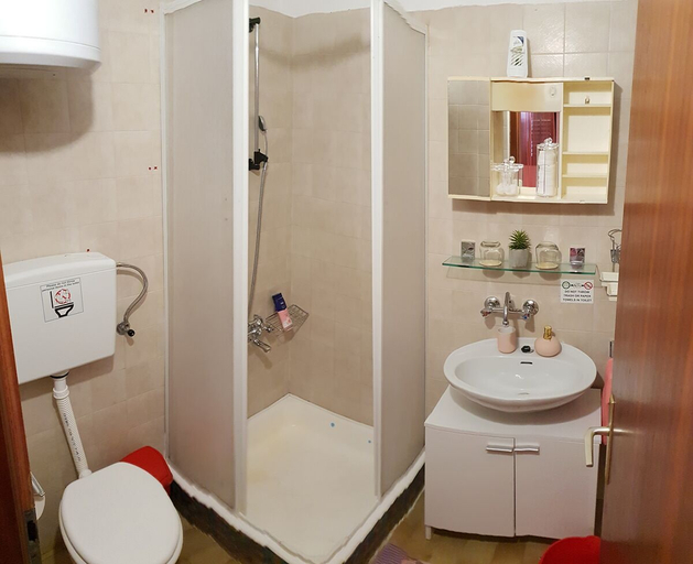 Bathroom 4, Apartmani Kate, Orebić