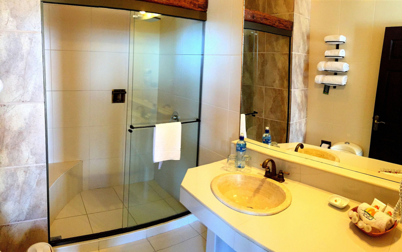 Bathroom 4, Mi Pueblo Samary Hotel Boutique, Oropeza