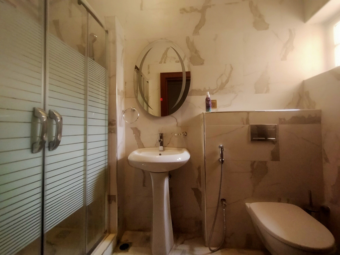 Bathroom 2, Nadi Paradise, AbujaMun