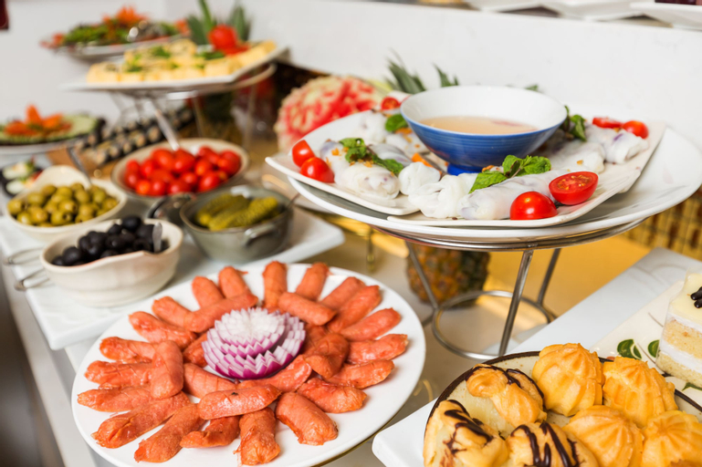 Food & Drinks 12