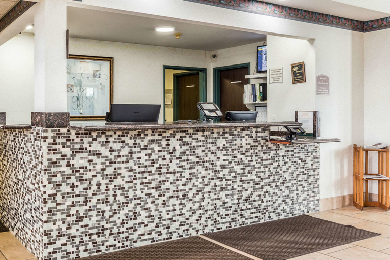 Others 1, Quality Inn, Clare