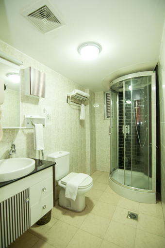 Bathroom 5, Century Park Residence, Dhaka