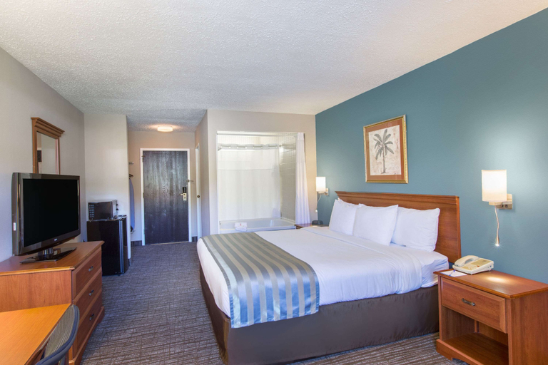 Bedroom 3, Baymont by Wyndham Bartonsville Poconos, Monroe