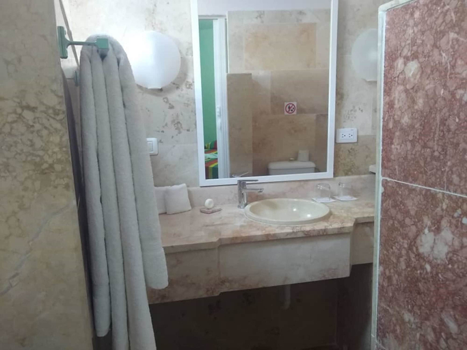 Bathroom 3, Hostal Los Mangos, Santa Marta (Dist. Esp.)