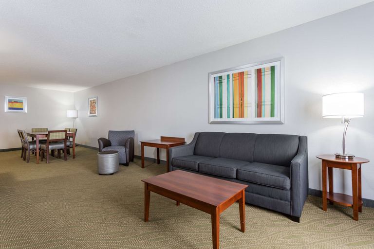 Bedroom 3, Wingate by Wyndham Chesapeake, Chesapeake