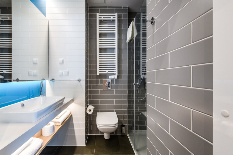 Bathroom 5, Holiday Inn Express RZESZOW AIRPORT by IHG, Rzeszów