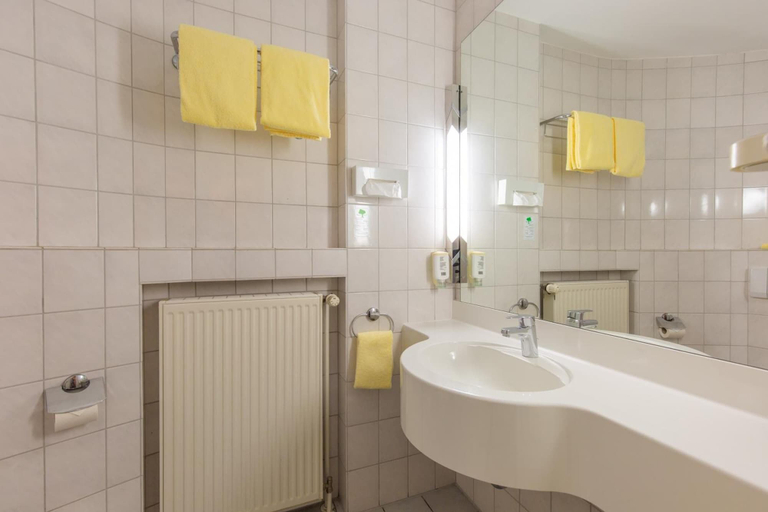 Bathroom 5, Emsland Hotel Saller See, Emsland