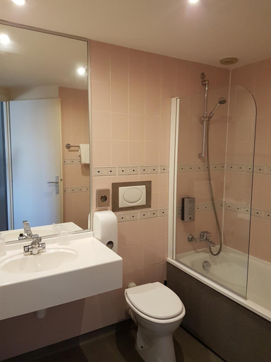 Bathroom 3, Hotel L'Escargotière, Côte-d'Or