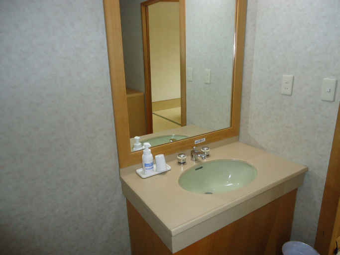 Bathroom 3, Diamond Shiga, Yamanouchi