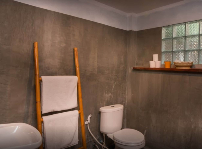 Bathroom, The Orientation Lodge, Siem Reap