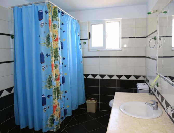 Bathroom 3, Qeparo Napolon Complex, Vlorës