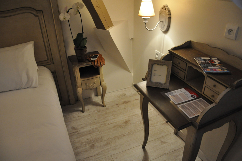 Bedroom 3, The Originals Boutique, Hôtel Les Poèmes de Chartres, Eure-et-Loir