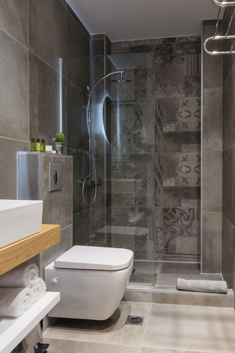 Bathroom 5, Mythic Summer Hotel, Central Macedonia