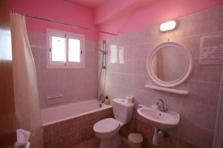 Bathroom, Valana Hotel Apartments