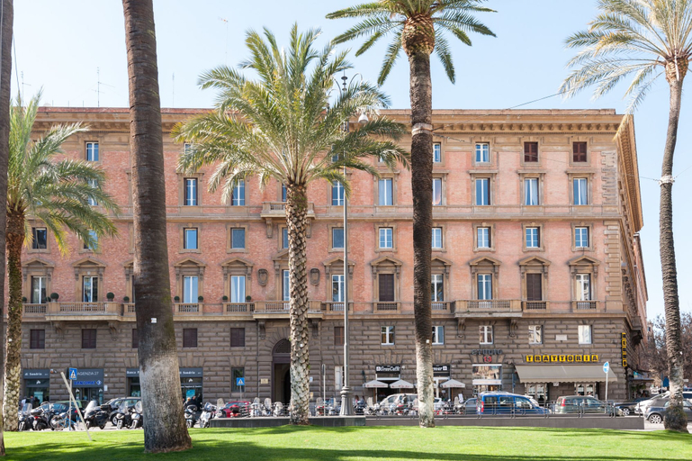 Exterior & Views 2, Mybedcavour, Rome