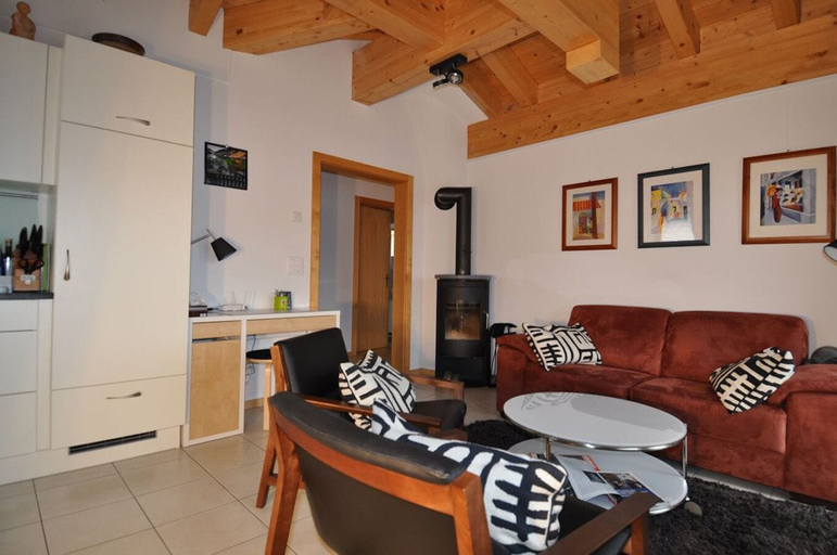 Living room 3, Camelot 5, Raron