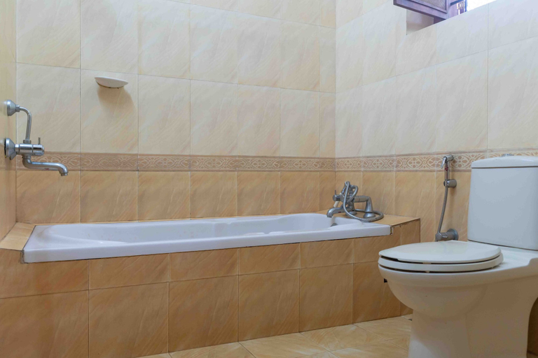Bathroom 3, Crystal Homestay by Vista Rooms, Kodagu