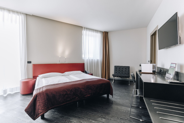Bedroom 3, Hotel Continental, Cremona