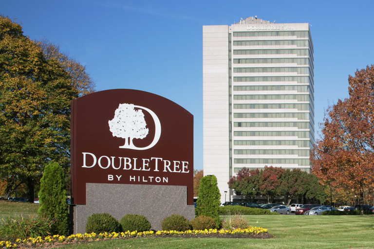Exterior & Views 2, DoubleTree by Hilton Kansas City - Overland Park, Kansas City