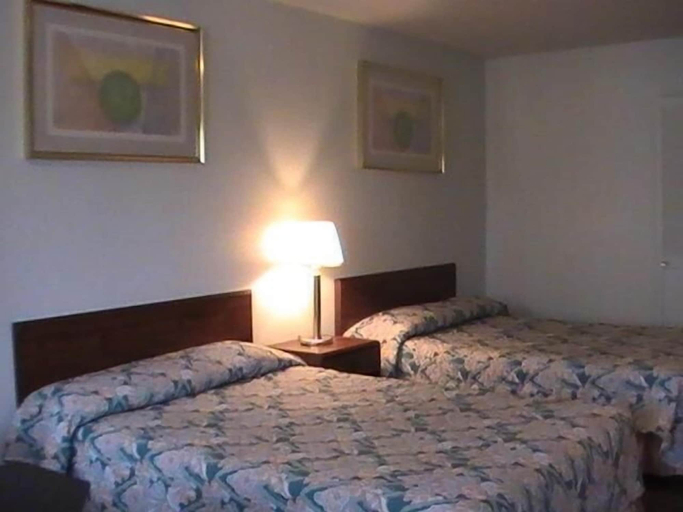 Bedroom 4, Hometown Inn Galion, Crawford