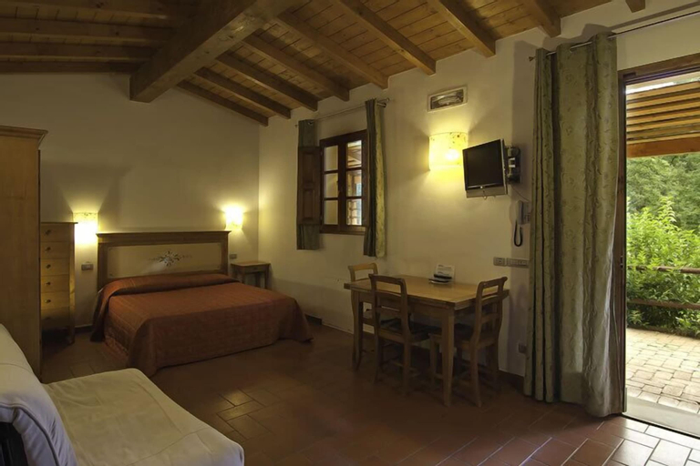 Bedroom 1, Lebbiano Residence, Florence