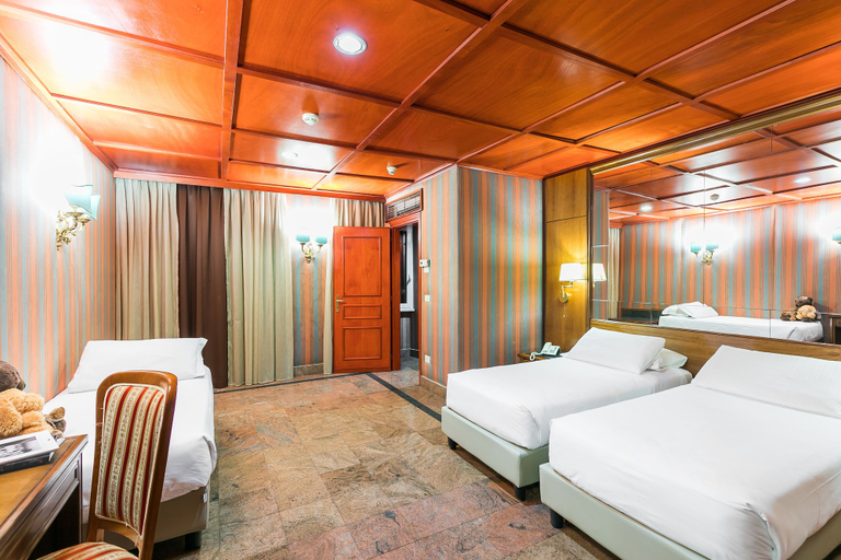 Bedroom 3, Madison, Rome