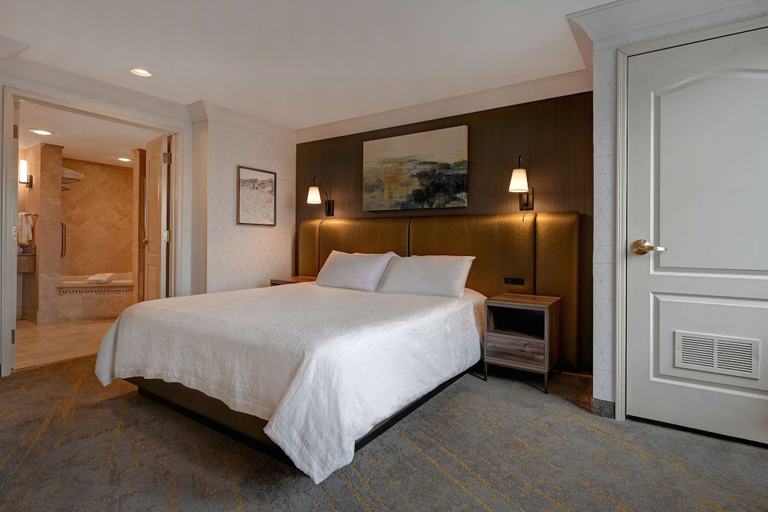 Bedroom 3, Hilton Garden Inn Boise/Eagle, Ada