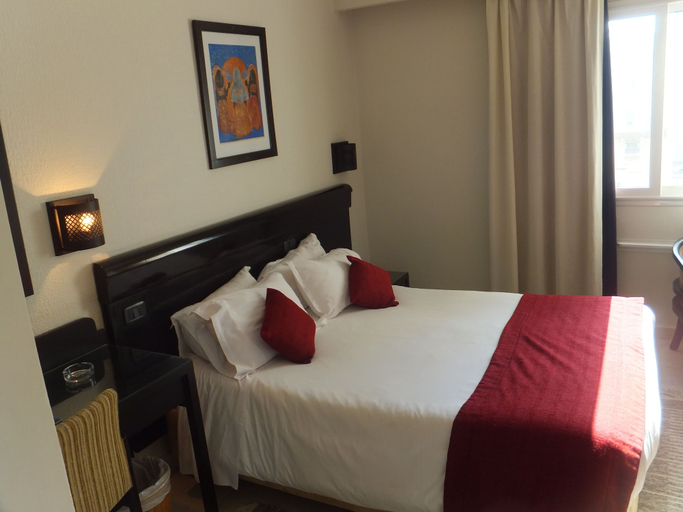 Bedroom 3, Les Ambassadeurs, Bab Bhar