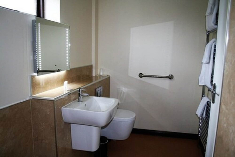 Bathroom 5, Yorkway Motel, East Riding of Yorkshire