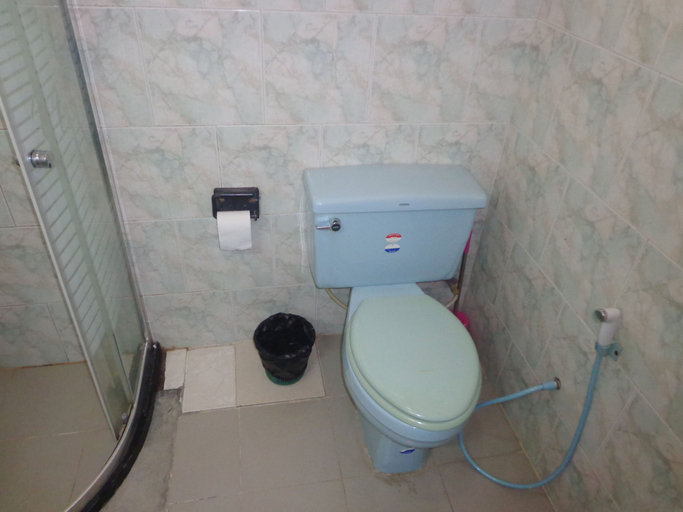 Bathroom 3, A4 Residence Colombo Airport - Hostel, Katana