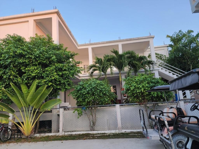 Exterior & Views 2, Seremei Villas