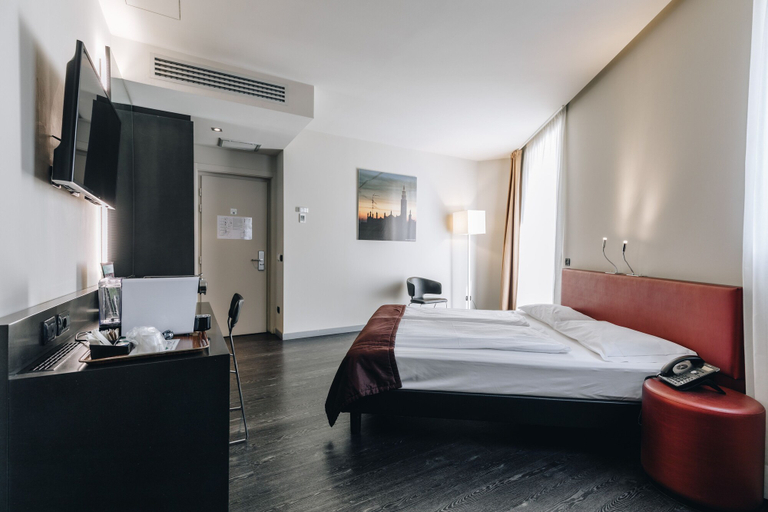 Bedroom 3, Hotel Continental, Cremona