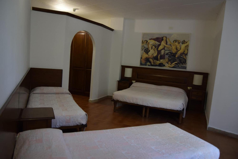 Bedroom 3, Albergo del Sole, L'Aquila