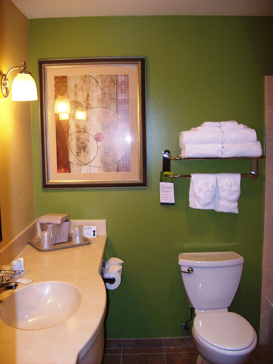 Bathroom 5, Sleep Inn & Suites Redmond, Deschutes