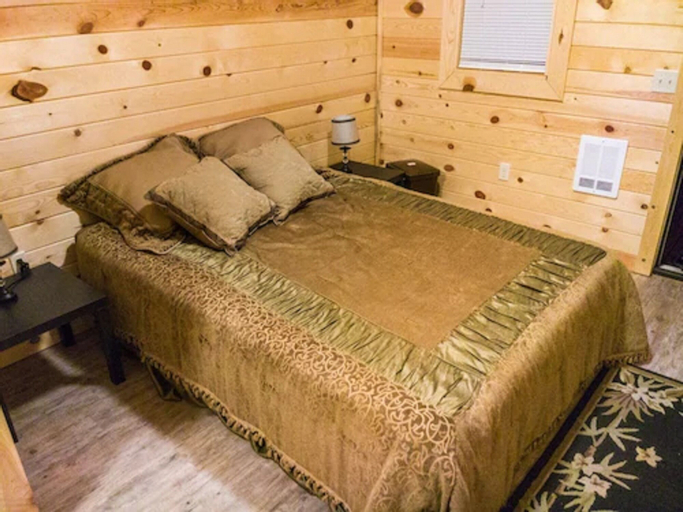 Bedroom 2, Zion's Cozy Cabins, Washington
