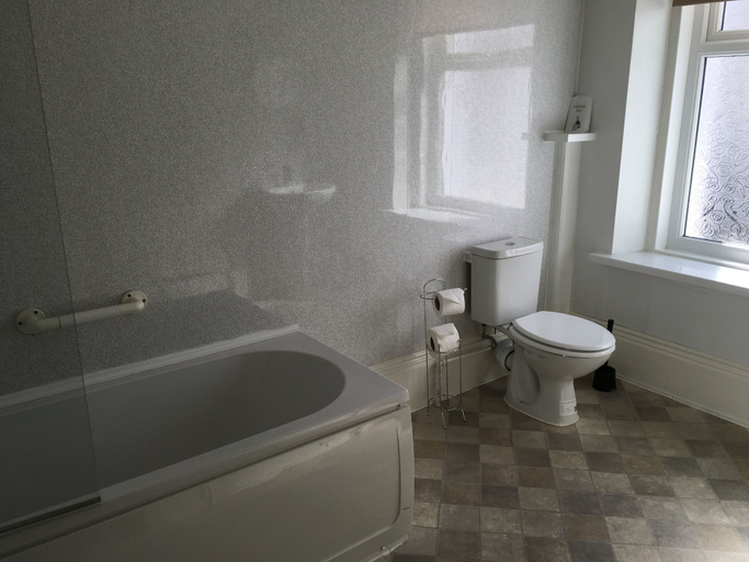 Bathroom 3, Nethway Hotel, Torbay