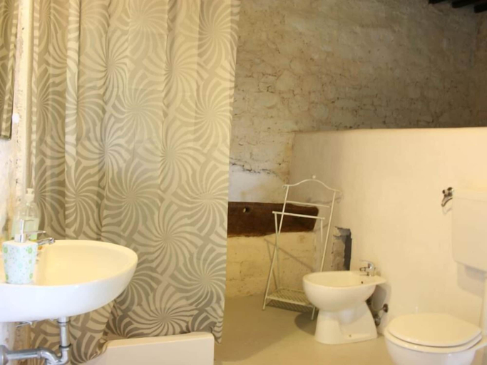 Bathroom 4, Casa Rossa, Arezzo