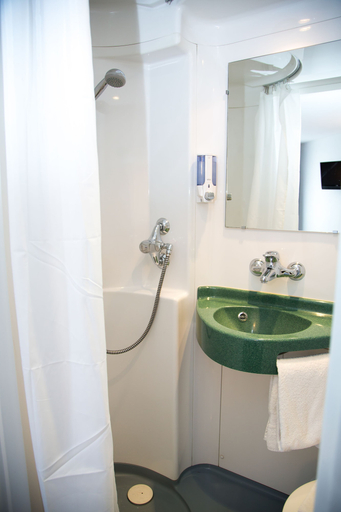 Bathroom, Brit Hotel Albi, Tarn