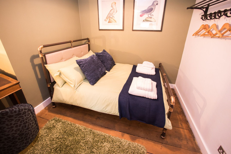 Bedroom 3, 43 Bbescapes, Merthyr Tydfil