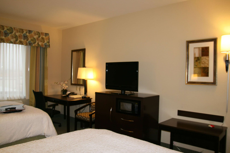 Bedroom 4, Hampton Inn Alpine, Brewster