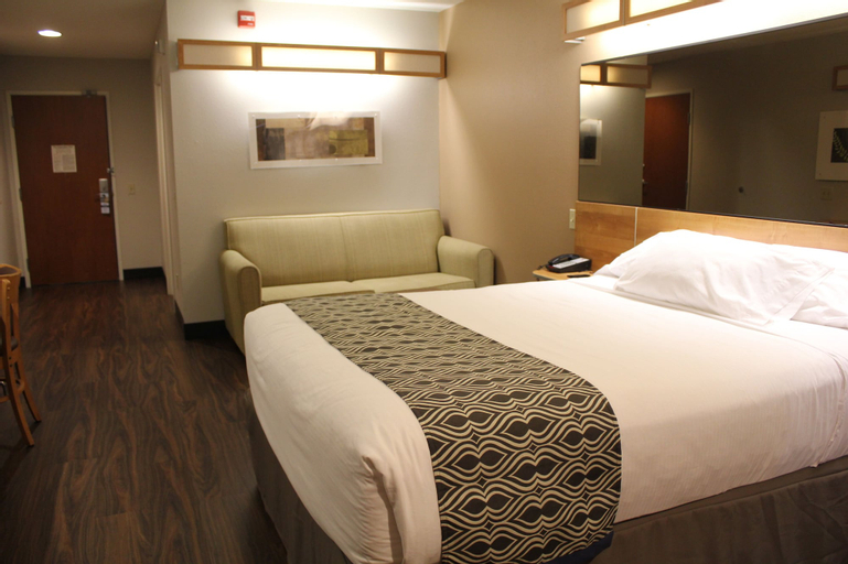 Bedroom 3, Microtel Inn & Suites by Wyndham York, York