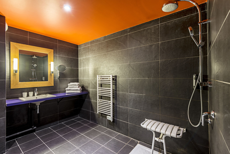 Bathroom 5, Hôtel Les Aiglons Chamonix, Haute-Savoie
