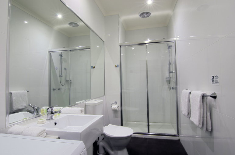 Bathroom 4, Brighton Serviced Apartments, Melbourne